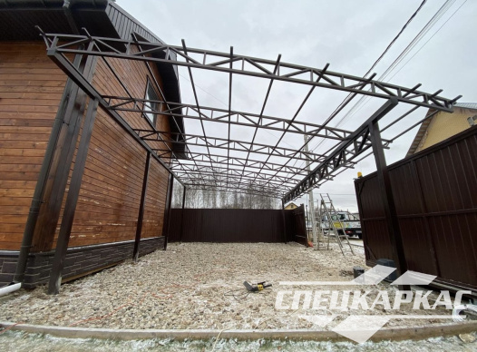 Навес из поликарбоната к дому для парковки автомобилей №9 - фото 1052