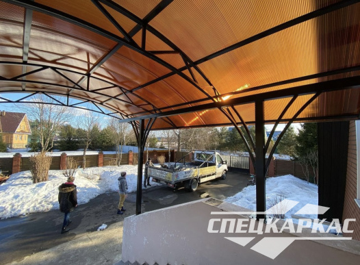 Навес из поликарбоната над входом в дом №46 - фото 1419